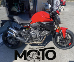 Location Ducati Monster V2