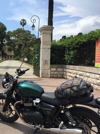 Rent a ride in Nice